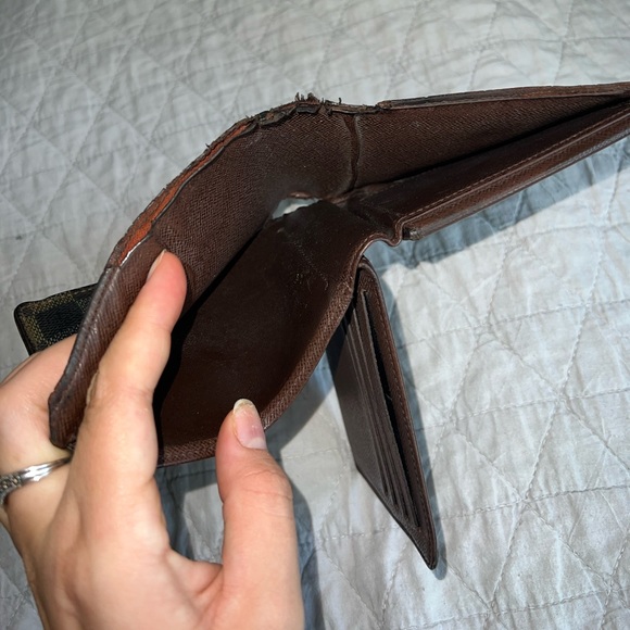 Louis Vuitton Damier Wallet - Picture 11 of 16